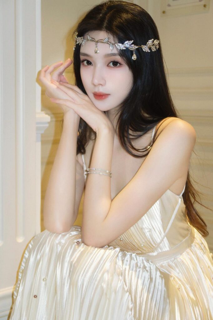 "一对情侣在安全和自由之间寻找平衡"