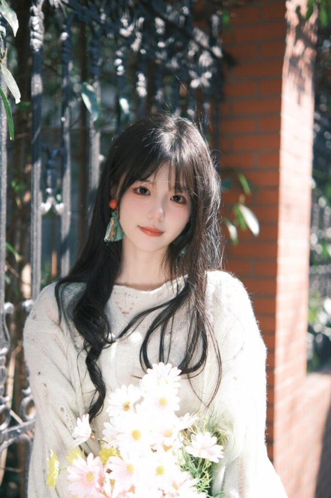 "一位女性正在思考如何选择合适的金主爸爸"